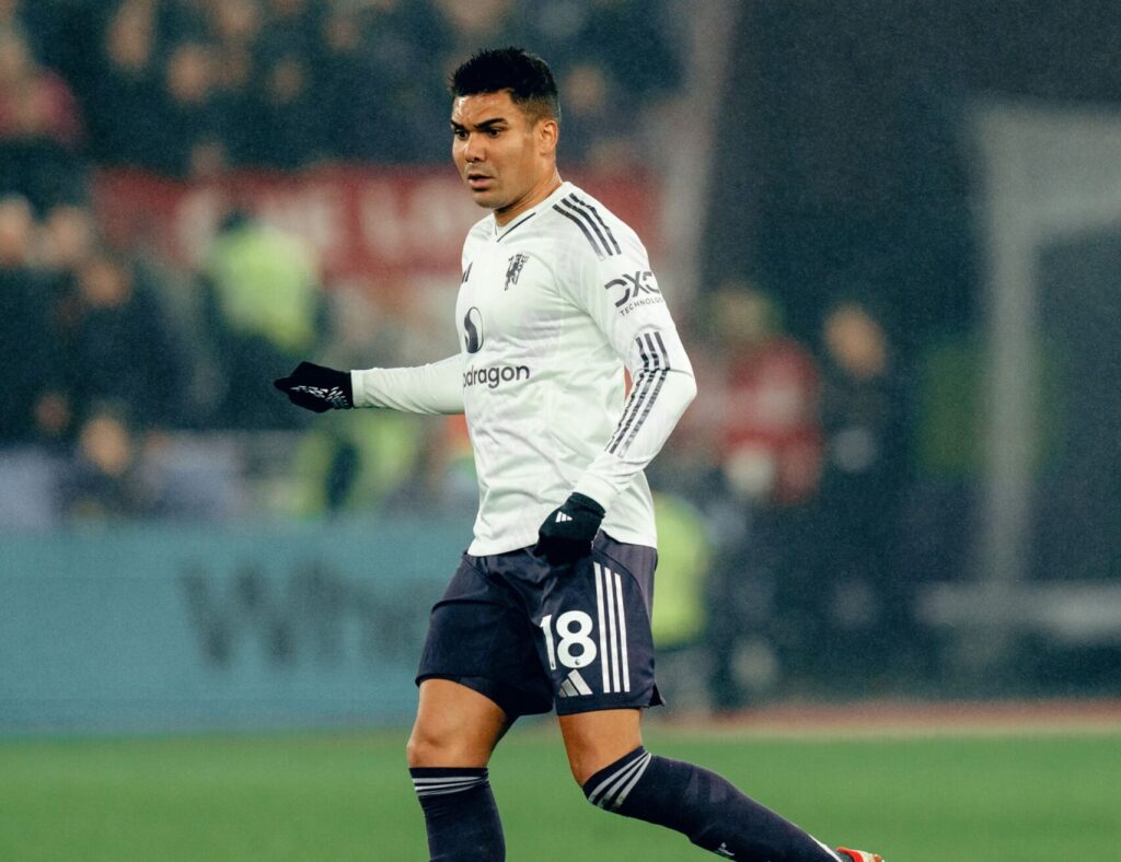 NEĆETE VEROVATI ZA KOLIKO JE IZOSTALO ŠIŠANJE NAVIJAČA: Milimetarski ofsjad osudio navijačaa na mnogo meseci bez mogućnosti da skrati kosu!