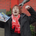 JAPANAC DOŠAO NA DERBI: Zvezda ima strastvenog navijača, peva pesme ispred „Marakane“ i prognozira rušenje Partizana!