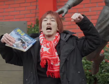 JAPANAC DOŠAO NA DERBI: Zvezda ima strastvenog navijača, peva pesme ispred „Marakane“ i prognozira rušenje Partizana!