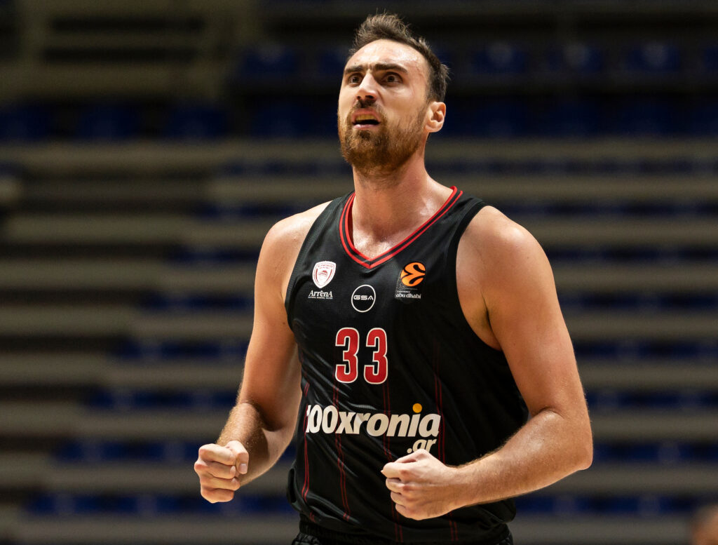 ŽELJA JAČA I OD SLOMLJENOG PRSTA: Milutinov ne želi da propusti meč sa Panatinaikosom!