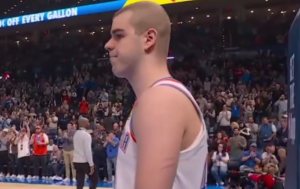 DIVNE SCENE: Nikola Topić zakoračio na parket, a onda je hala eksplodirala!