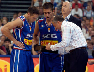 ZBOG OVOGA SU TADA I VEROVATNO IZOSTALE MEDALJE: Željko tukao ponajboljeg igrača tablom po glavi, on tvrdi da bi sada popio tužbu!