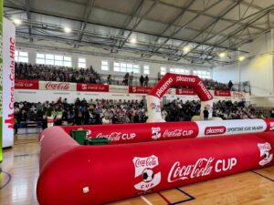 SPORTSKE IGRE MLADIH: Zero Waste program i Coca-Cola Cup održani u Surčinu!