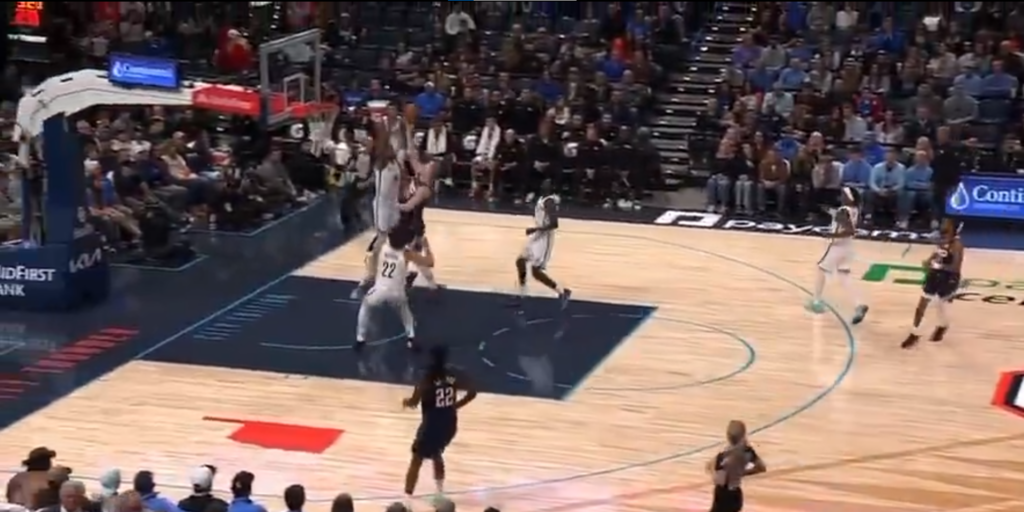 NIKOLA TOPIĆ JE APSOLUTNI HEROJ I OKLAHOME I CELE LIGE: Stajaće ovacije za Srbina od strane publike i dosadašnji meč karijere!