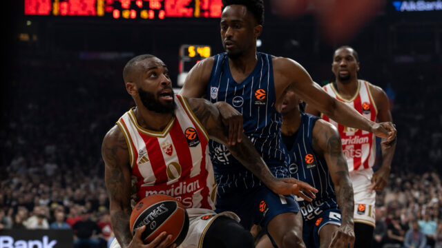 (TVITOVI) „CRVENA ZVEZDA SA FER SUĐENJEM NE MOŽE DA IZGUBI NI OD KOGA, DEBIL MEKINTAJER UVEK MORA DA IMA TUĐU POMOĆ“: Jaga kritikuju najstručniji, naravno, internet navijači!