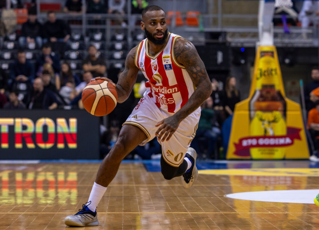 (POLUVREME) ZVEZDA DALA GAS U DRUGOJ ČETVRTINI: Borac pružio otpor jedino na početku!