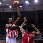 (POLUVREME) ZVEZDA DALA GAS U DRUGOJ ČETVRTINI: Borac pružio otpor jedino na početku!