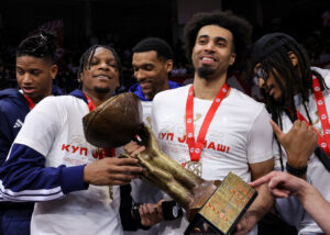 NE NOSE SVI HEROJI PLAŠT: Nvora medalju dao malom navijaču!