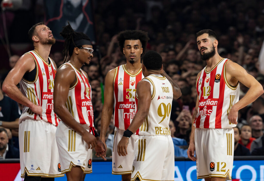 STIŽU KAO POJAČANJE SA TRIBINA: Moneke zapalio mreže, pa sa saigračima krenuo put Niša!