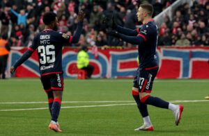 CRVENA ZVEZDA SE VRATILA NA VRH TABELE S PRVIM DANIMA PROLEĆA SUPERLIGE: Dekijeva Zvezda je ozbiljan tim, Lučić pravo malo blago Marakane!