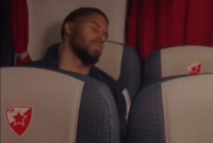 ZVEZDINO SLAVLJE U AUTOBUSU: Batler zaspao, Nvora samo odmahnuo rukom kad je čuo ovo ime!