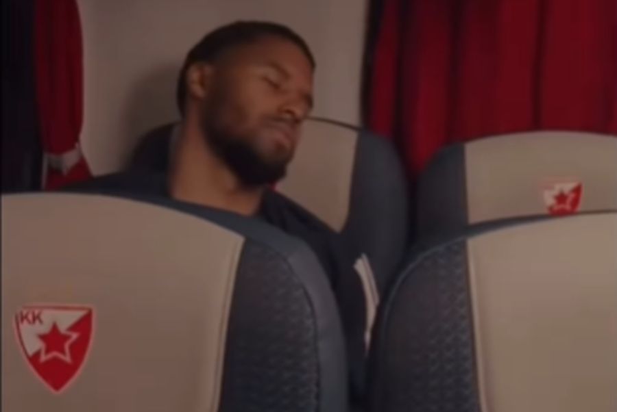 ZVEZDINO SLAVLJE U AUTOBUSU: Batler zaspao, Nvora samo odmahnuo rukom kad je čuo ovo ime!