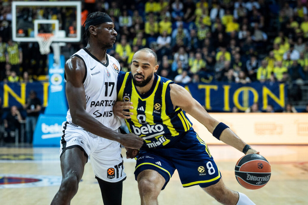 I NANELI PRIMETIO ONO ŠTO SVI VIDE: On pripada NBA i on je problem!