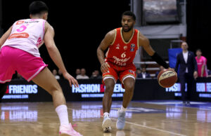 (POLUVREME) MATINE VATROMET U BEOGRADU, NBA NAPADI, ALI I ODBRANE: Crvena zvezda i Mega igraju lagan meč, umalo 120 poena za poluvreme!