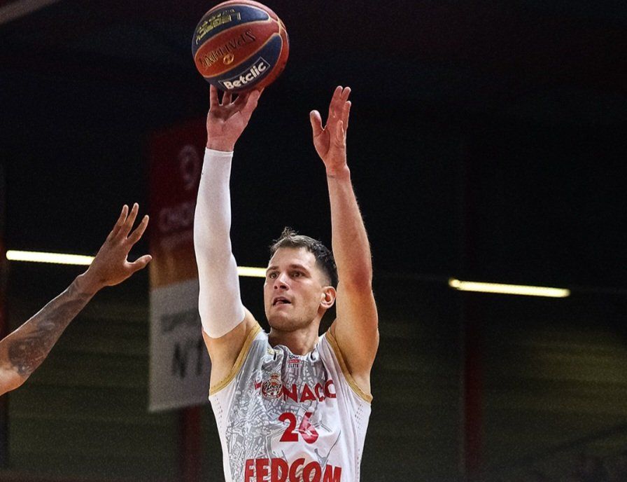 NEDOVIĆ OKONČAVA KRIZU I ŠTRAJK: Srpski reprezentativac cepao mrežice trojkama!