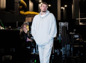 „OVO JE PAS“? Jokić isprozivao saigrača, Denver podelio snimak!