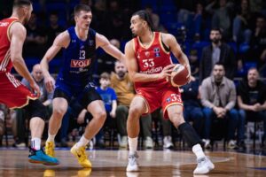 MORAČA JE NOĆAS OBOJENA U CRVENO-BELE BOJE: Crvena zvezda nadigrala Budućnost!