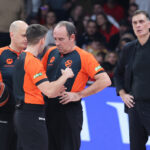 (TVITOVI) „BRATSKO SUĐENJE“: Navijači besni zbog sudijskih odluka u korist Olimpijakosa!