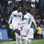 (POLUVREME) KIŠA GOLOVA U SURDULICI: Partizan primio gol već u petom minutu, pa napravio potpuni preokret!