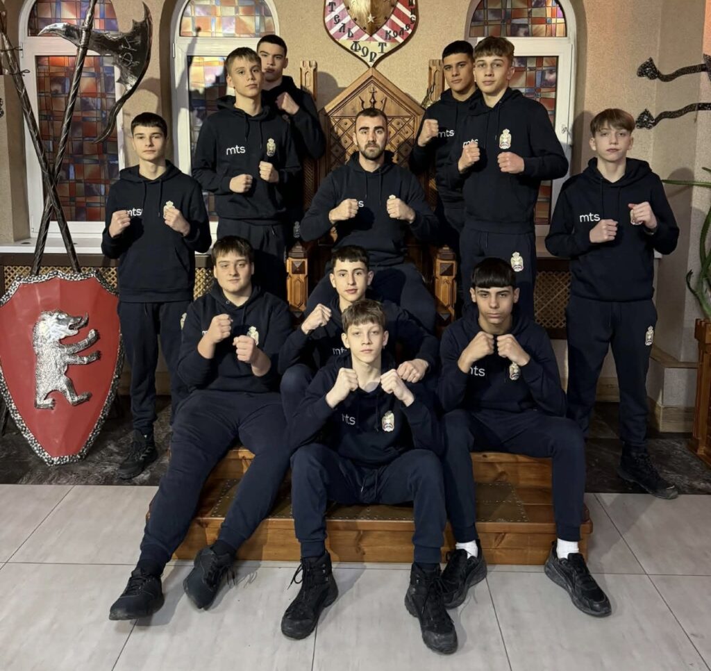 SRPSKI ČELIČNI JUNIORI U RUSIJI: Naši mladi bokseri u ringu sa svetskim silama u Sankt Petersburgu!