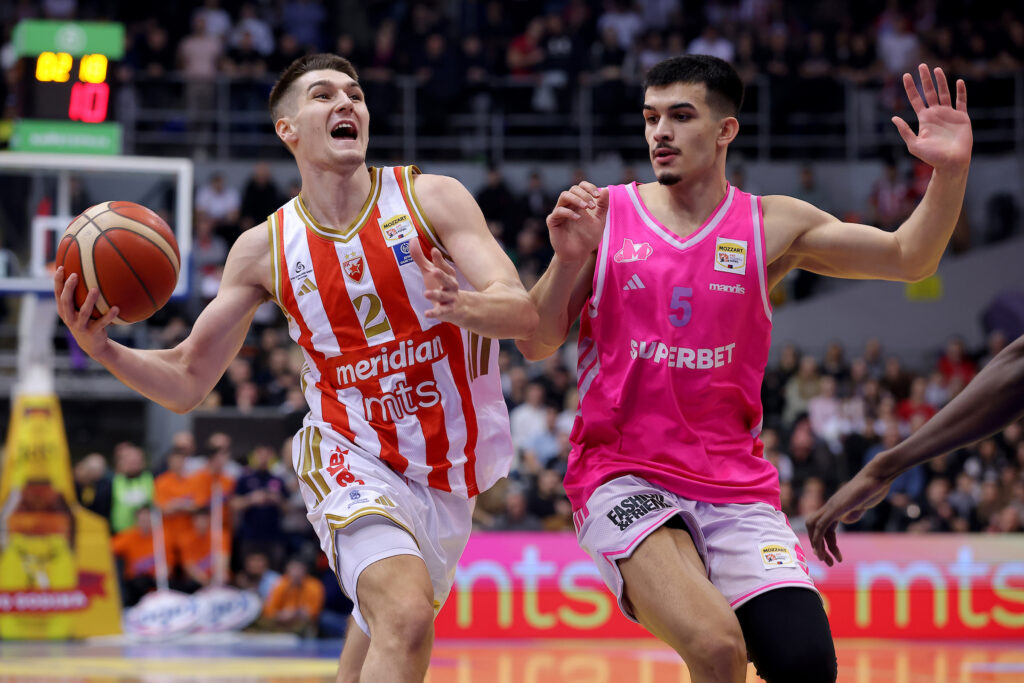 (POLUVREME) MEGA NE MOŽE DA SAČUVA KOŠ: Zvezda silovita u napadu, već prešla 60 poena za ubedljivo vođstvo!