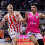 (POLUVREME) MEGA NE MOŽE DA SAČUVA KOŠ: Zvezda silovita u napadu, već prešla 60 poena za ubedljivo vođstvo!