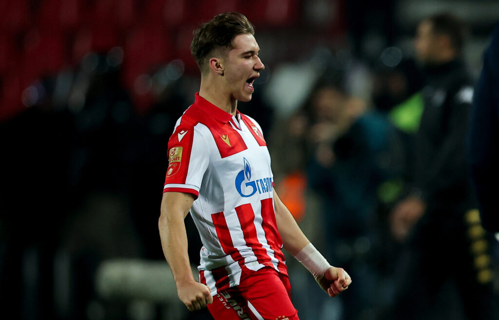 VASILIJE KOSTOV POMERA SVE GRANICE: Najmlađi strelac u istoriji večitih derbija!