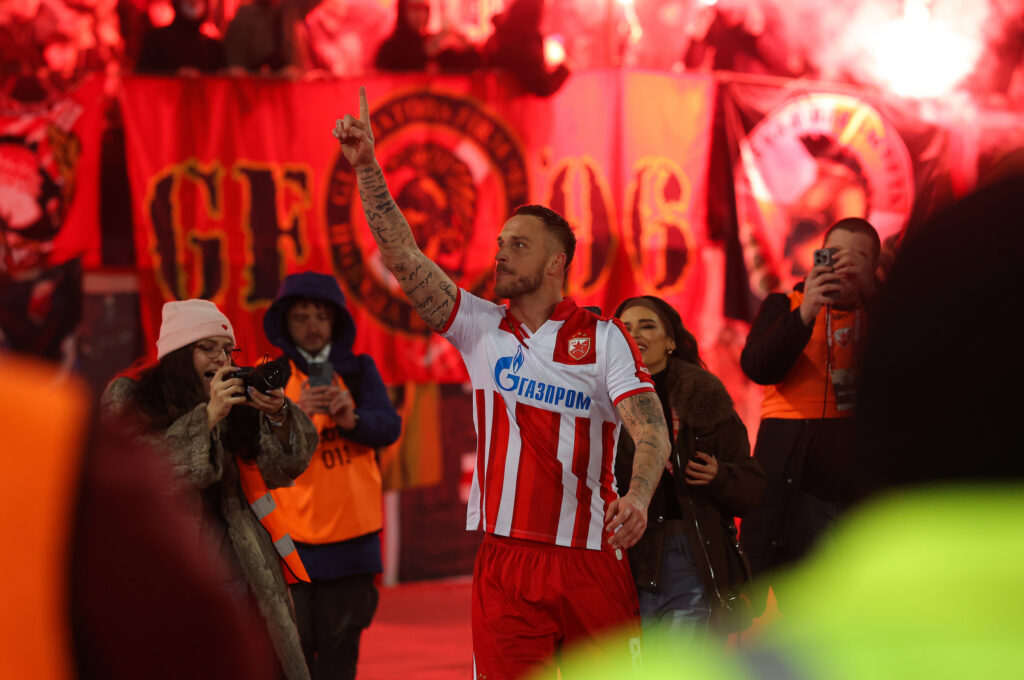 VEČITI DERBI KOJI SU OBELEŽILI FUDBALSKI MAJSTORI IZ POPTUNO RAZLIČITIH ERA: Evo kako je Crvena zvezda pobedila Partizan na Marakani!