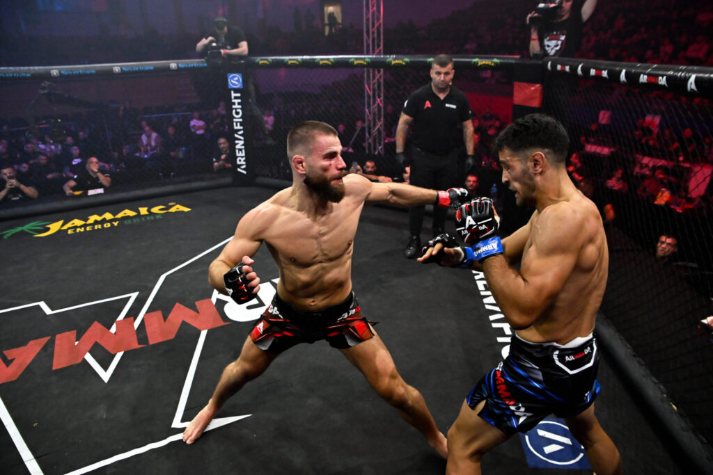 BOR DOMAĆIN SPEKTAKL: Armmada 16 donosi novu borbu za pojas!