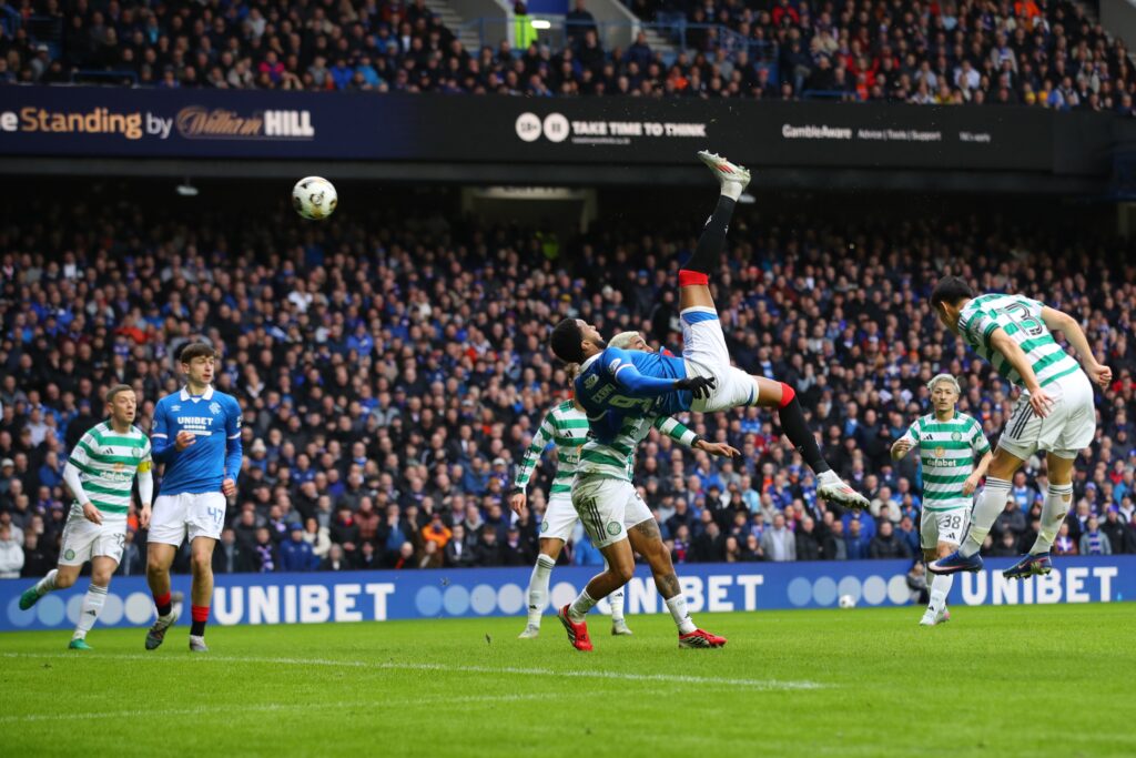 SVI NAVIJAMO ZA HARTSE, ALI KAKAV ATOMSKI FUDBAL NA OLD FIRMU: Rendžers i Seltik pokazali zašto je škotski derbi liga za sebe!