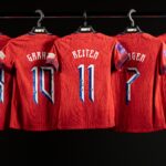 COPY SRBIJA – PASTE NORVEŠKA: Dres nove skandinavske fudbalske sile neodoljivo podseća na srpski iz Južne Afrike!