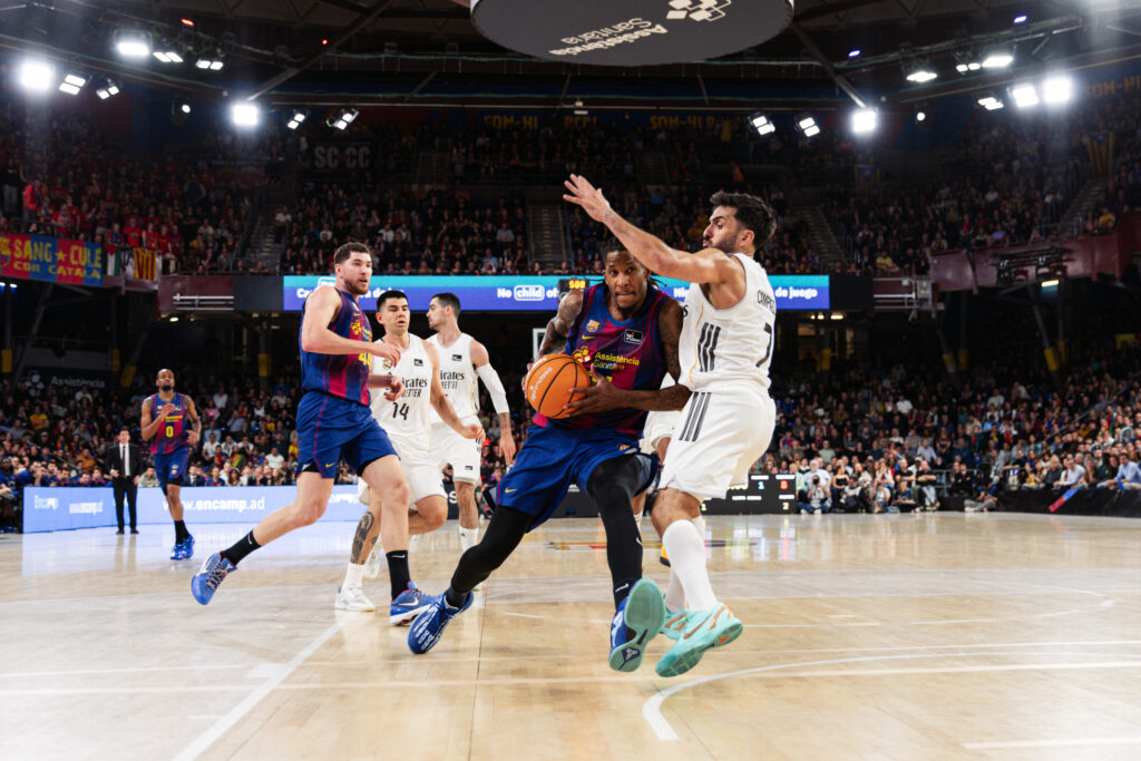 TOTALNI POTOP BARSE: Real održao čas košarke i produbio krizu najvećeg rivala!