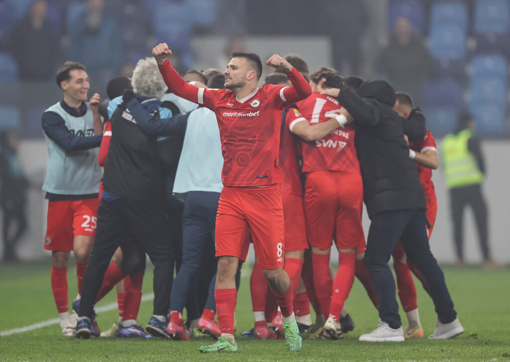 GOLEADA U LOZNICI, OFK BEOGRAD ISPUSTIO POBEDU: Neverovatan povratak IMT-a, Superliga Srbije dobila novi klasik!