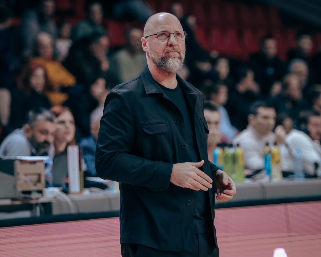 TRENER KLUŽA ISKREN: „Crvena zvezda je najjači protivnik sa kojim ćemo igrati ove sezone!“