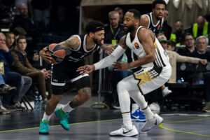 (POLUVREME) PARTIZAN SE VRATIO U ŽIVOT: Crno-beli loše započeli utakmicu, ali za tri minuta sve preokrenuli!