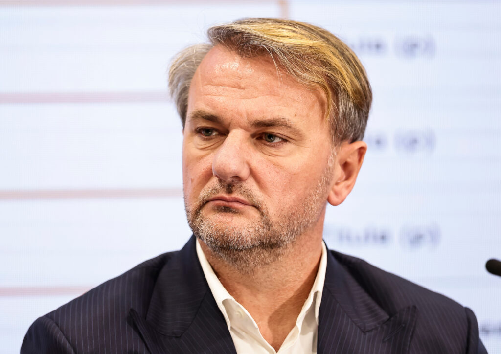 OSTOJA PODIGAO PRAŠINU: Zbog uvreda sa tribina Partizan ostaje bez velikih pojačanja!