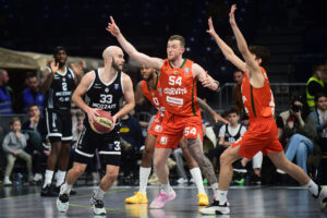 SUROVA DOMINACIJA REGIONOM SE NASTAVLJA: Partizan pod Penjarojom i dalje ne zna za poraz, podrška velikom Vujoševiću obeležila meč!