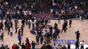 LENARDA TUČE NI NAJMANJE NE ZANIMAJU, BOGDANU JEDINOM NITI MINUT: Haos posle utakmice, Kavaji samo prošetao sa osmehom pored masivnog sukoba!