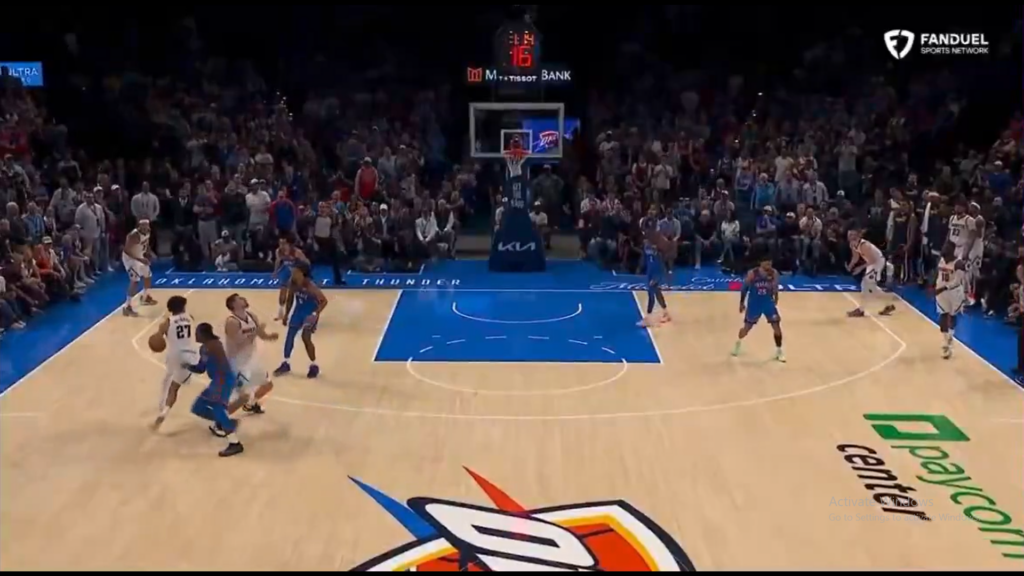 “DA LI ME ZAVITLAVATE?”: Sramna izjava komentatora na očigledan faul nad Jokićem!