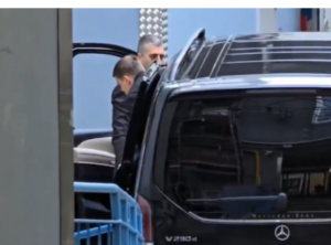 FUDBALER PARTIZANA SNIMLJEN PRILIKOM DOLASKA NA LEKARSKE PREGLEDE: Video zapis koji najavljuje i definitivan odlazak talentovanog fudbalera!