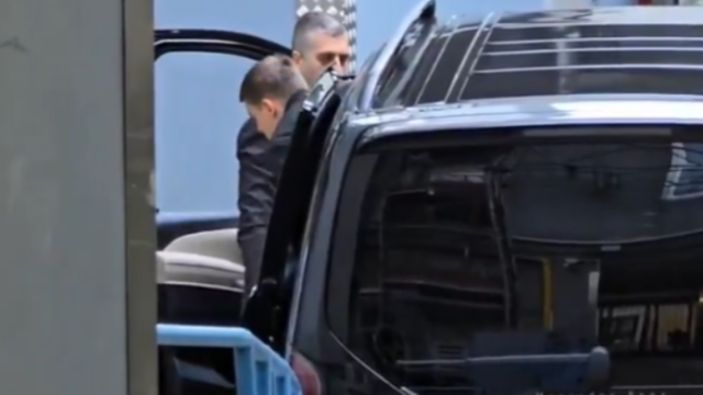 FUDBALER PARTIZANA SNIMLJEN PRILIKOM DOLASKA NA LEKARSKE PREGLEDE: Video zapis koji najavljuje i definitivan odlazak talentovanog fudbalera!