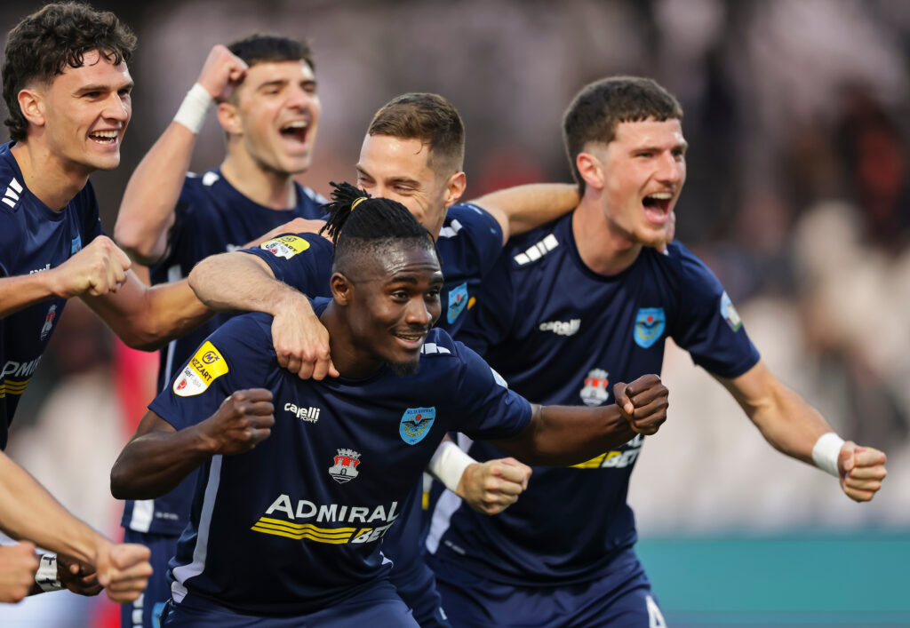 PUKLA PETARDA U PANČEVU: Železničar samleo Mladost pred svojim navijačima!