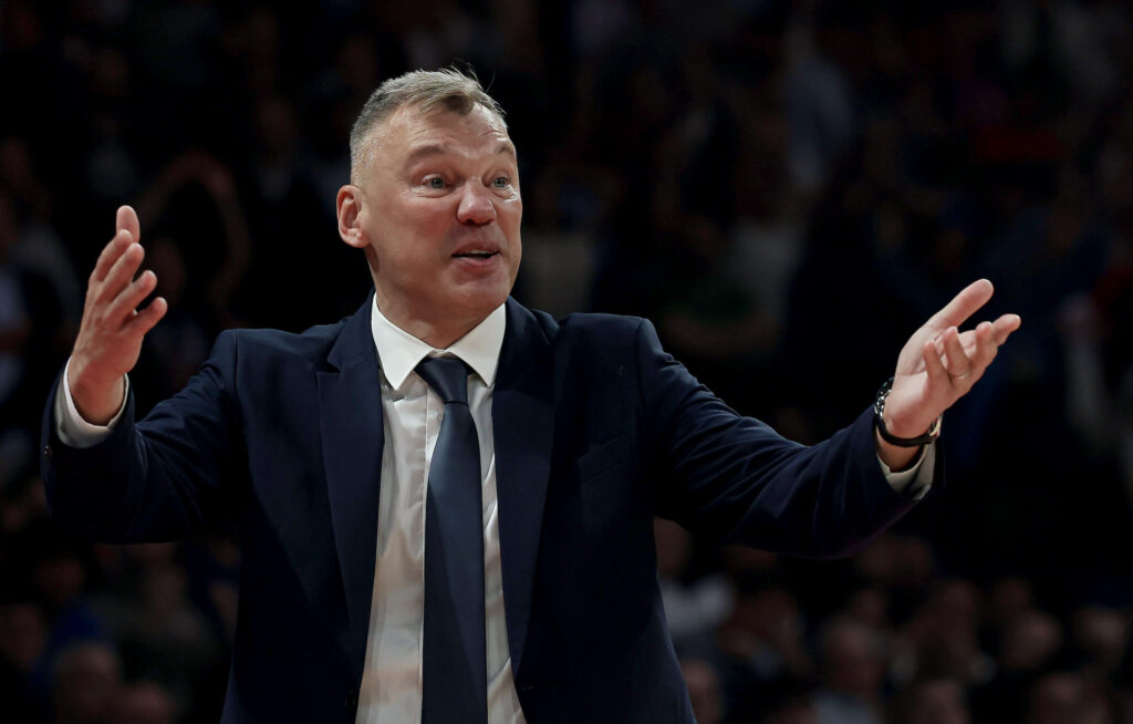 ŠARUNAS NIJE MOGAO DA IZDRŽI, ČULE SE PSOVKE NA KONFERENCIJI VIŠE PUTA: Koji ku*ac čoveče?! To su veoma pametna pitanja?!