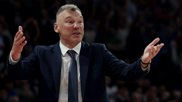 ŠARUNAS NIJE MOGAO DA IZDRŽI, ČULE SE PSOVKE NA KONFERENCIJI VIŠE PUTA: Koji ku*ac čoveče?! To su veoma pametna pitanja?!