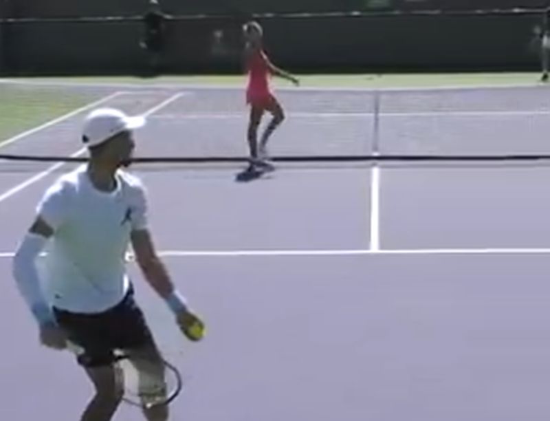 PONOVO KRADU ŠOU: Sabalenka upala Novaku na teren, on je pogodio lopticom!