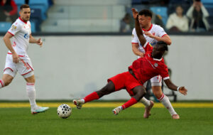 (POLUVREME) ZVEZDA SE VRATILA U ŽIVOT: IMT uhvatio odbranu crveno-belih nespremnu, a onda Kostov i Katai doneli preokret!