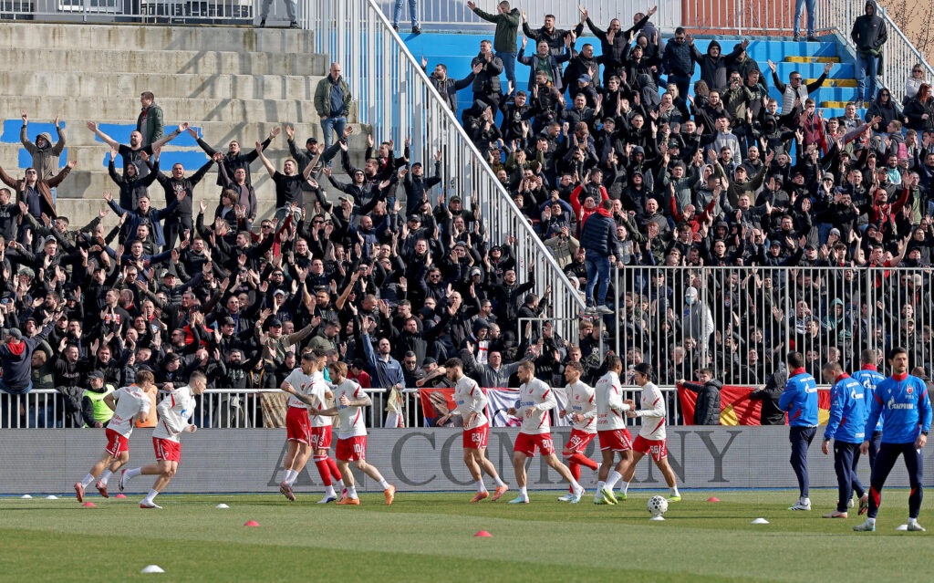 VELIČANJE BOSNE USRED SRBIJE I DINO MERLIN: Navijači Novog Pazara u delirijumu, pevaju OVU numeru!