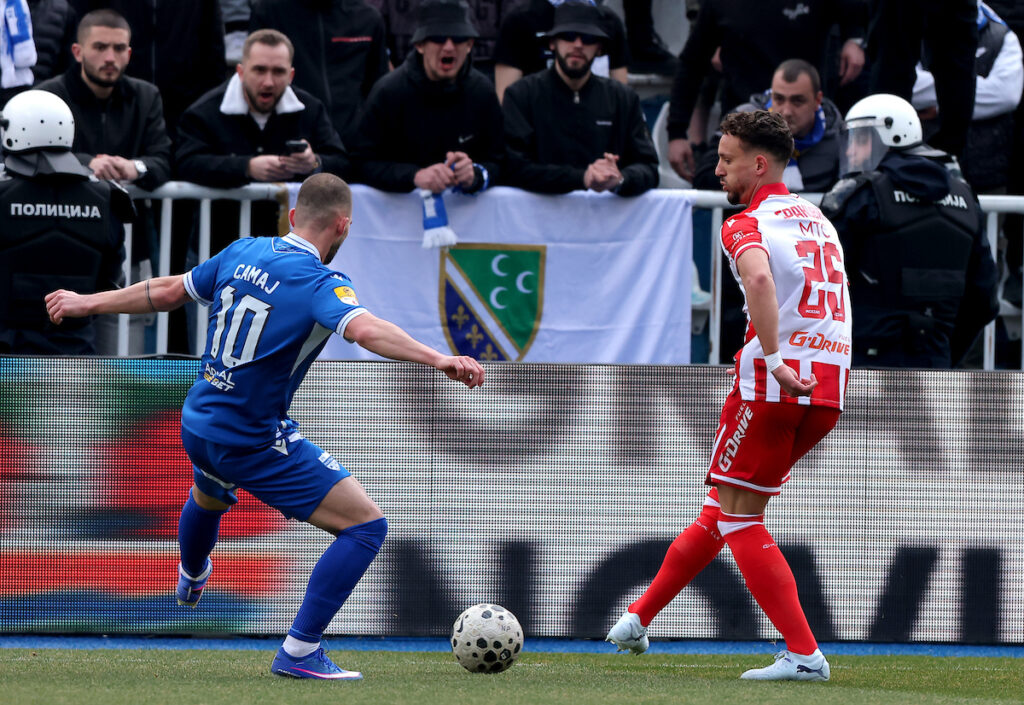 (POLUVREME) NEZAPAMĆENE TENZIJE U NOVOM PAZARU: Zvezda vodi fenomenalnim golom Tiknizjana!