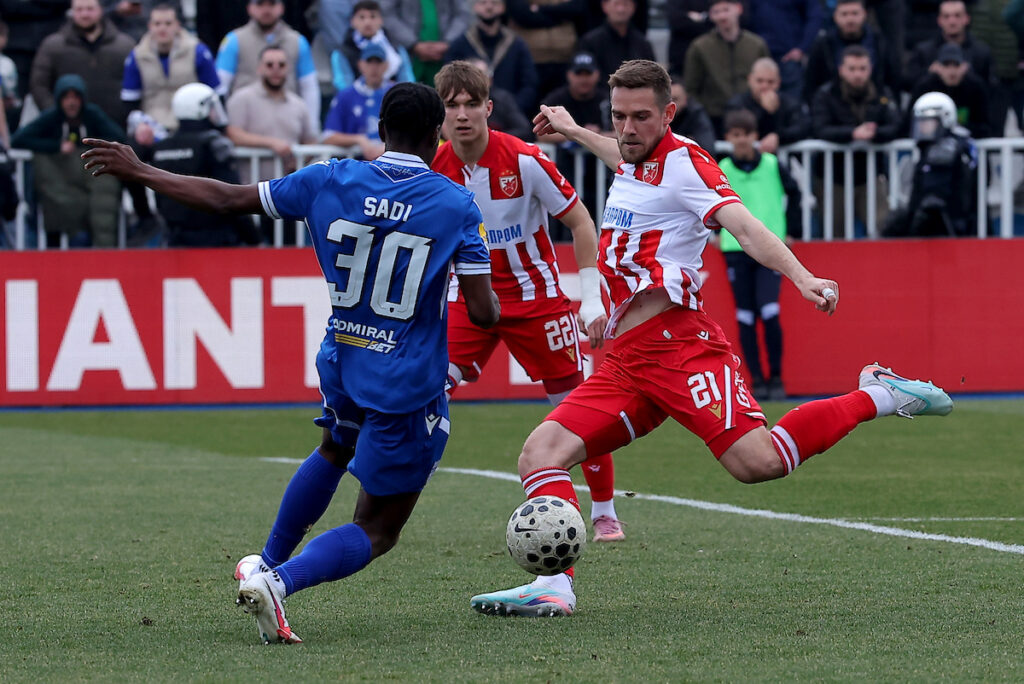 ELŠNIK DUPLIRAO VOĐSTVO: Zvezda ima dva gola prednosti u Novom Pazaru!