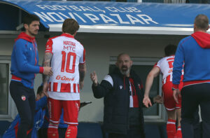 STANKOVIĆ NAPRAVIO ŠEST IZMENA: Da li se sudiji potkrala greška ili je Zvezdin trener imao pravo da to uradi?